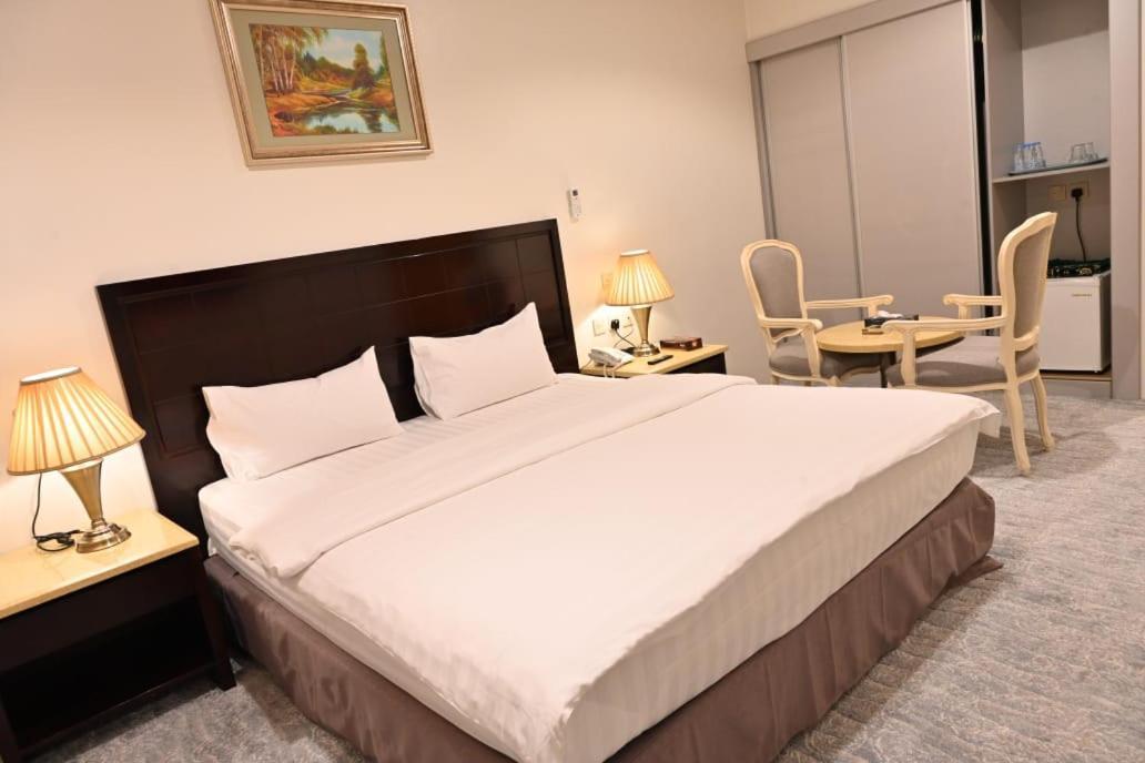 Al Furat Madayin Hotel Рияд Екстериор снимка